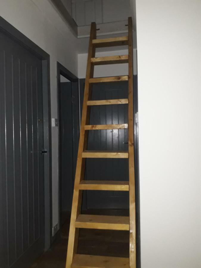 Vintage Double Bedroom Victoria 1 ダンファームリン エクステリア 写真